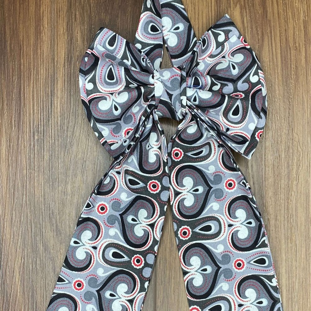 The Monochrome Paisley (Full-Bladed Bow)